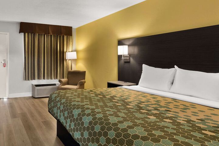 Econo Lodge White Pine Morristown I-81 & I-40 Split