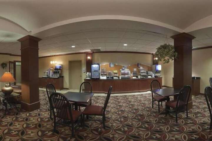 Holiday Inn Express & Suites Kent - University Area by IHG