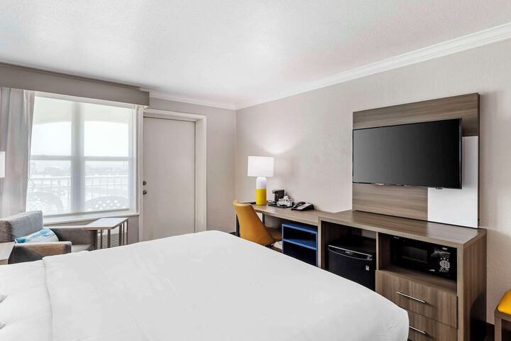Room 36 of 39