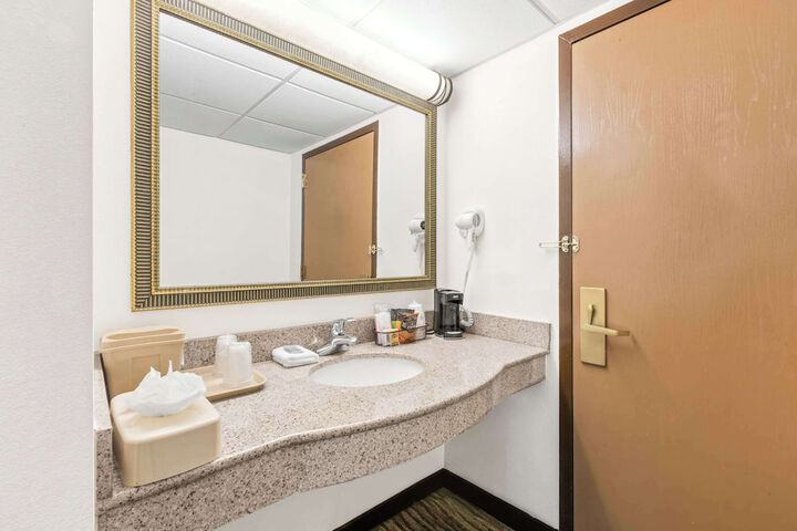 Room 9 of 36