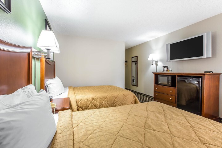 Room 13 of 28