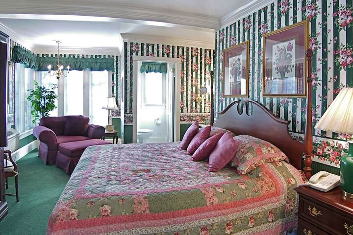 Room 53 of 65