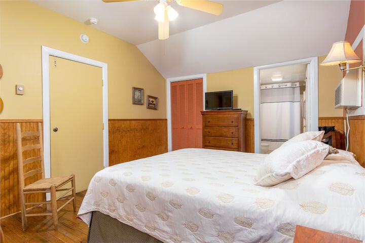 Room 109 of 156
