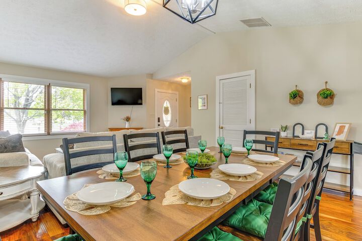14 Mi to Dtwn Indy: Family Gem w / Yard