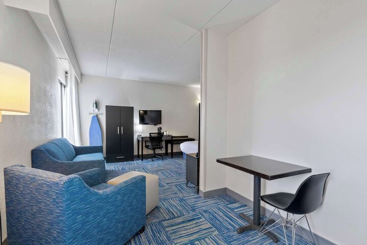Room 49 of 62