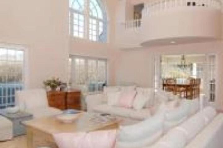 Villa Victoria - Cozy Hamptons Villa