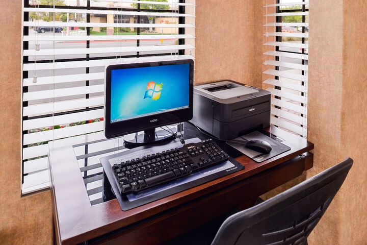 Business Center 34 of 34
