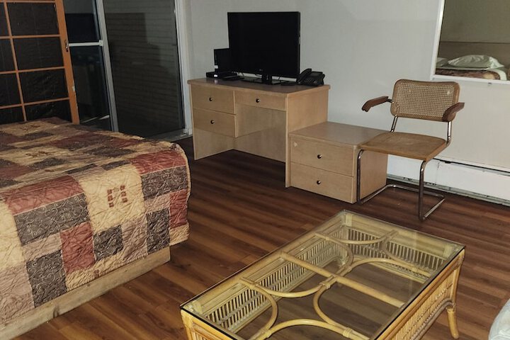 Room 33 of 65