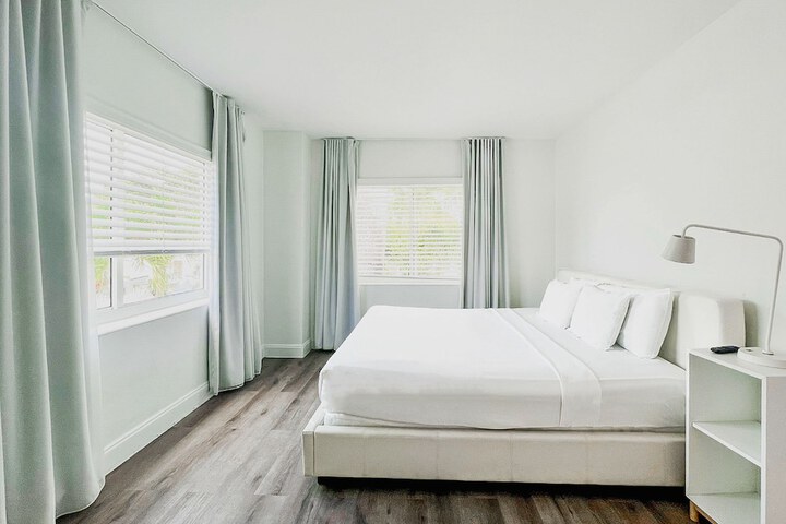 Room 35 of 60