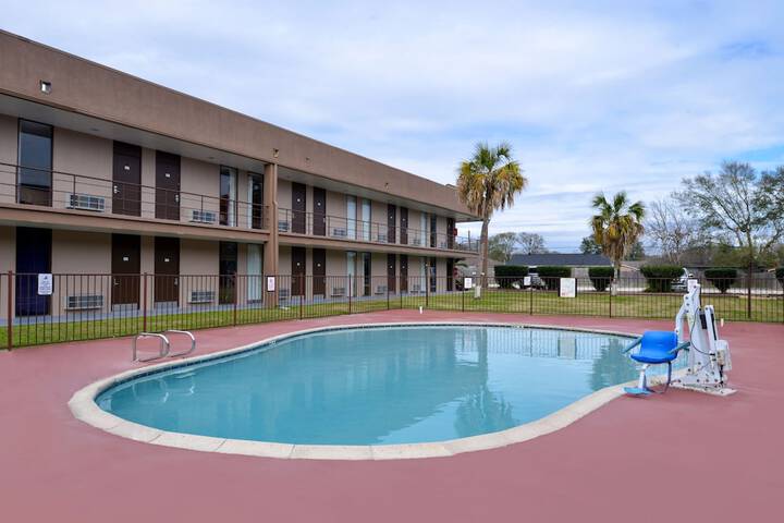 Hotel 3 of 65