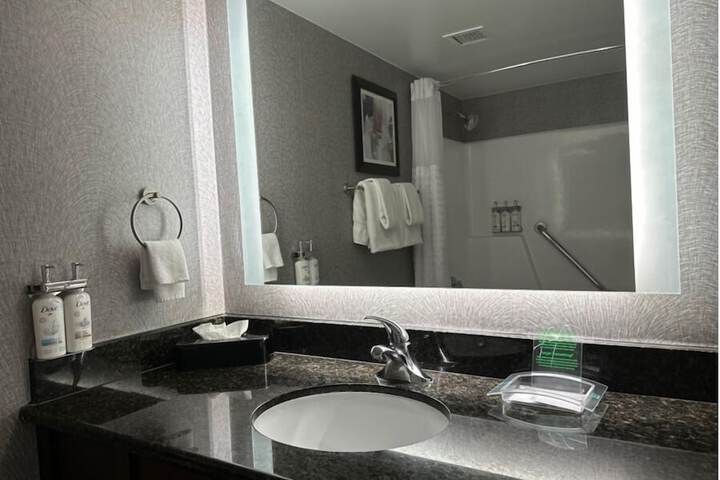 Room 25 of 34