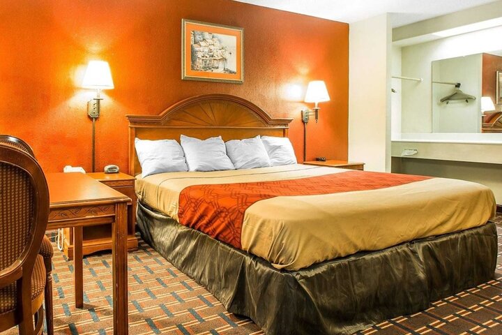 Room 23 of 29