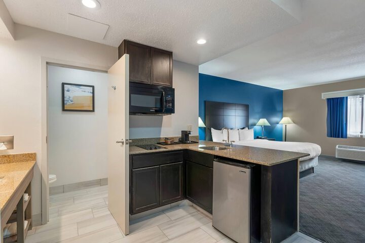 Comfort Inn & Suites Mundelein-Vernon Hills