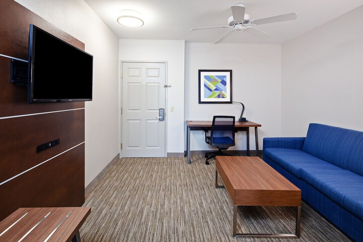 Holiday Inn Express & Suites Rancho Mirage - Palm Spgs Area by IHG