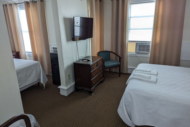 Room 27 of 34