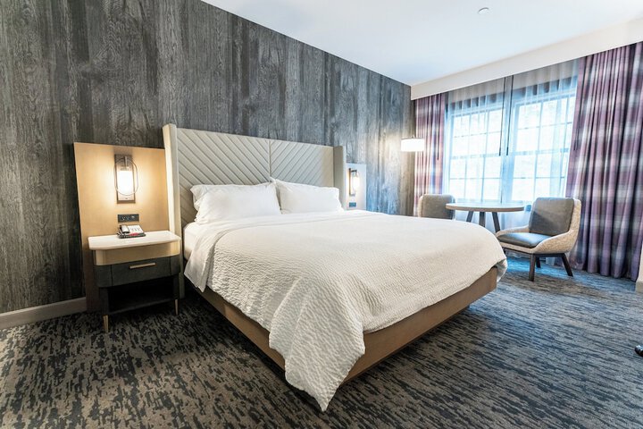 Room 34 of 85