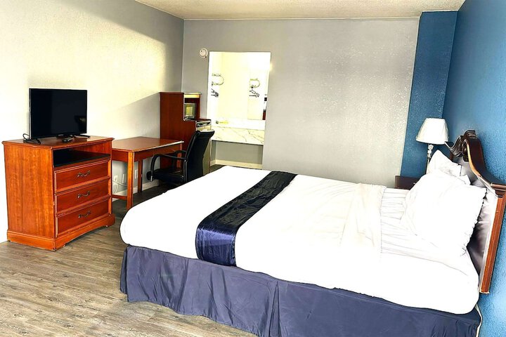 Room 5 of 20