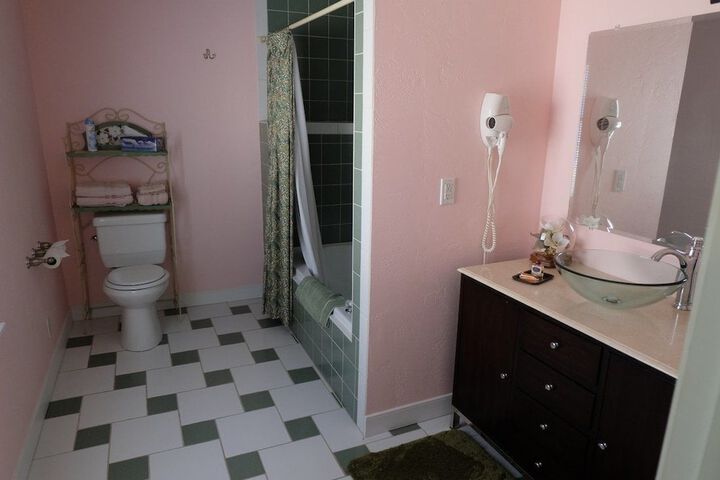 Seams Like Home B & B