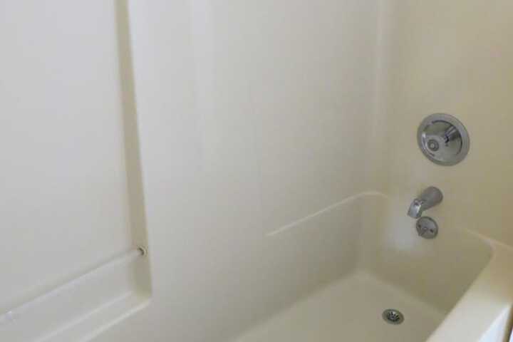 Room 32 of 65
