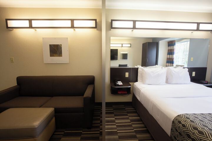 Room 34 of 46