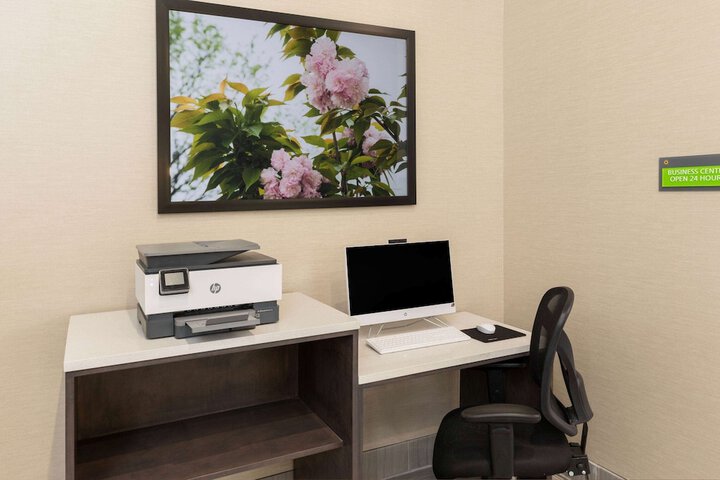 Business Center 38 of 38