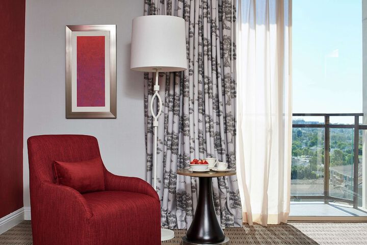 DoubleTree by Hilton Torrance - South Bay