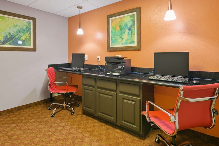 Business Center 25 of 25