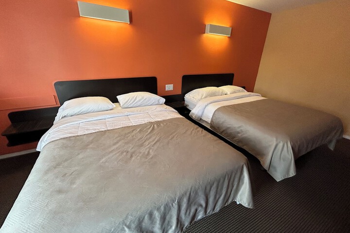 Room 43 of 98