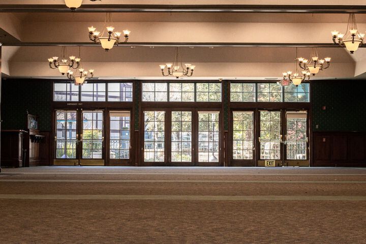 Ballroom/Hall 48 of 53