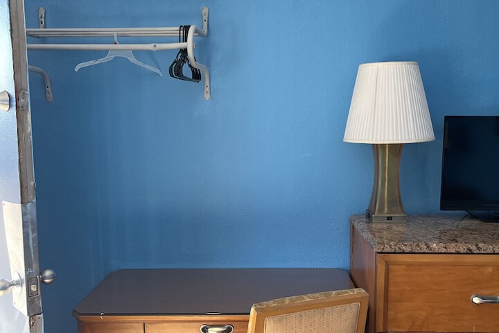 Room 17 of 34