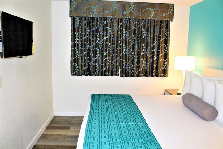 Room 11 of 40