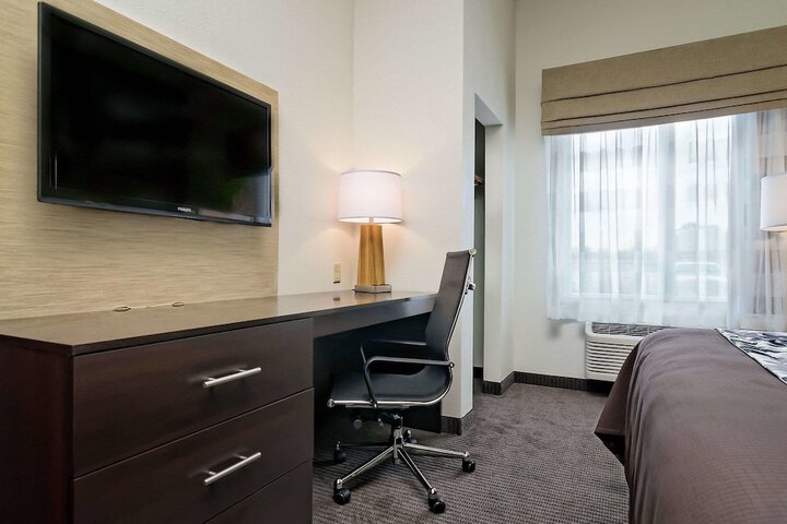 Room 15 of 35