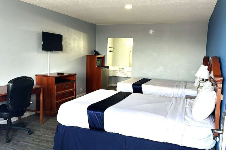 Room 6 of 20