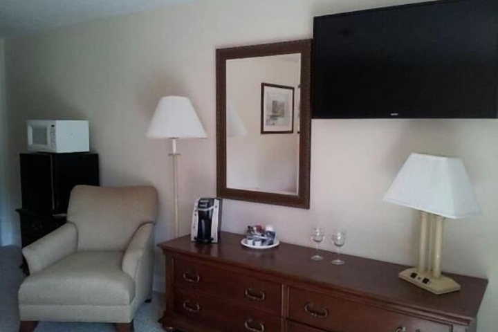 Room 43 of 65