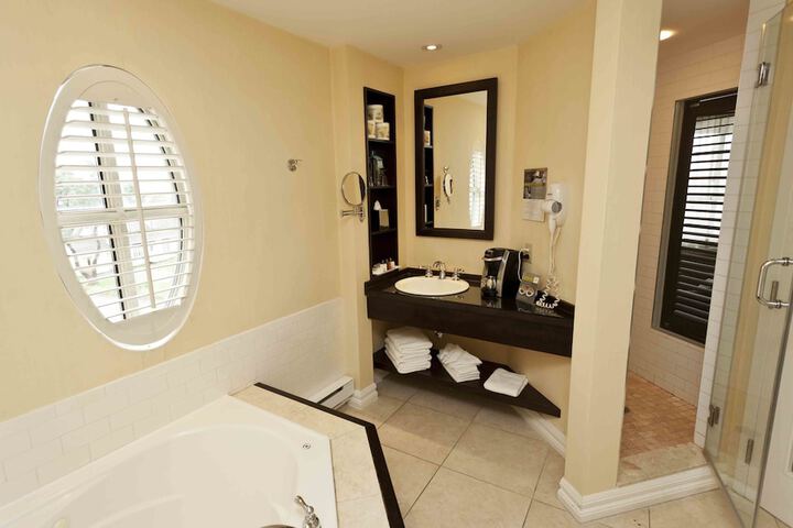 Le St-Martin Hotel & Suites Laval