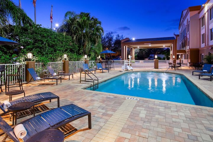 Best Western Plus Ambassador Suites Venice