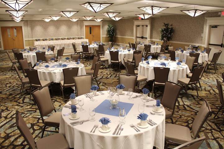 Ballroom/Hall 45 of 53