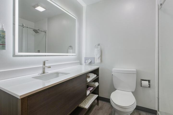 Best Western Indian Oak