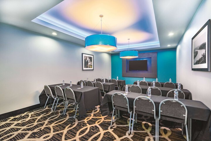 La Quinta Inn & Suites by Wyndham Cleveland near Lee Univ