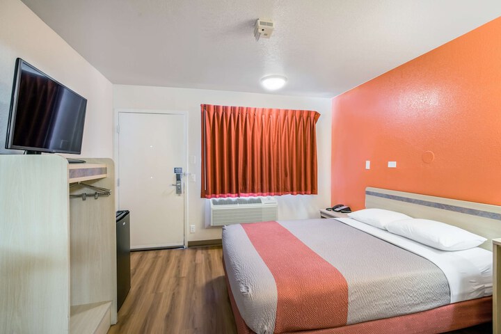 Motel 6 Williams CA