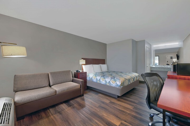 Room 12 of 20