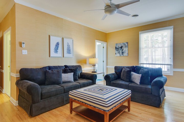 Waterfront Cambridge Gem w / Hot Tub Pool & Dock!