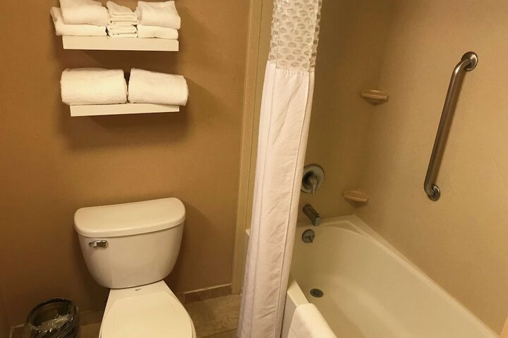 Room 7 of 42
