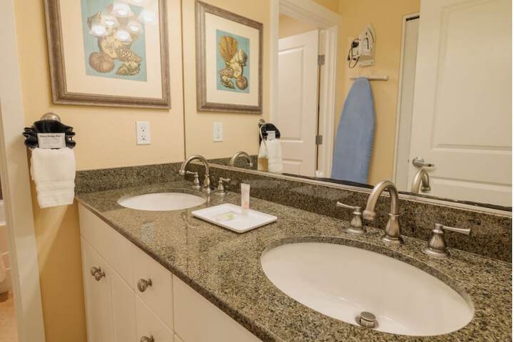 Rivertide Suites Hotel