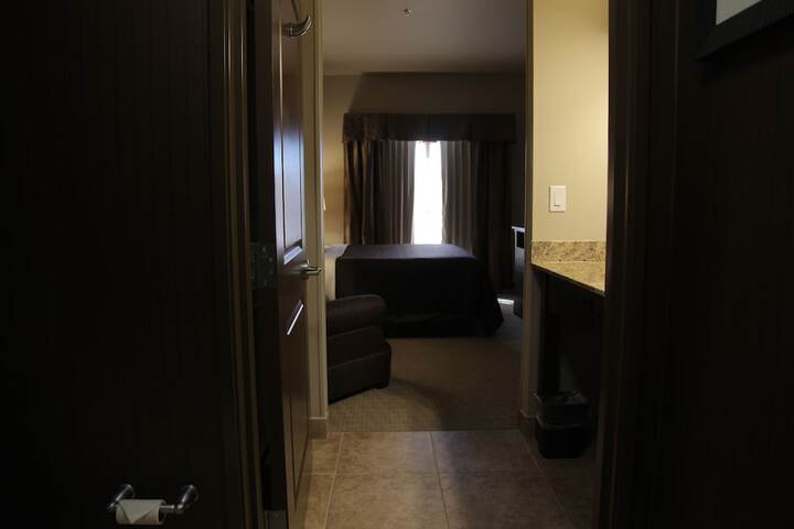 Teddys Residential Suites Watford City