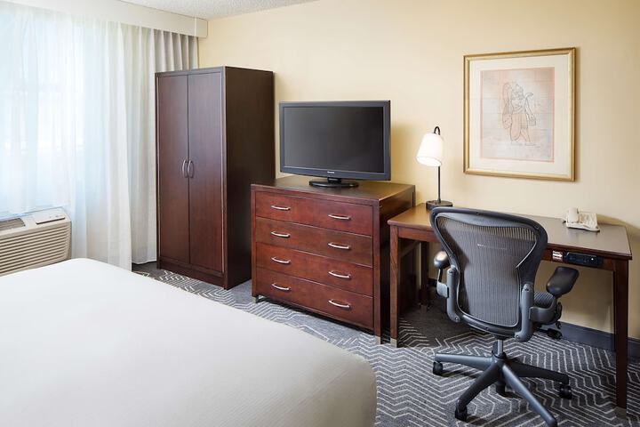 Room 22 of 39