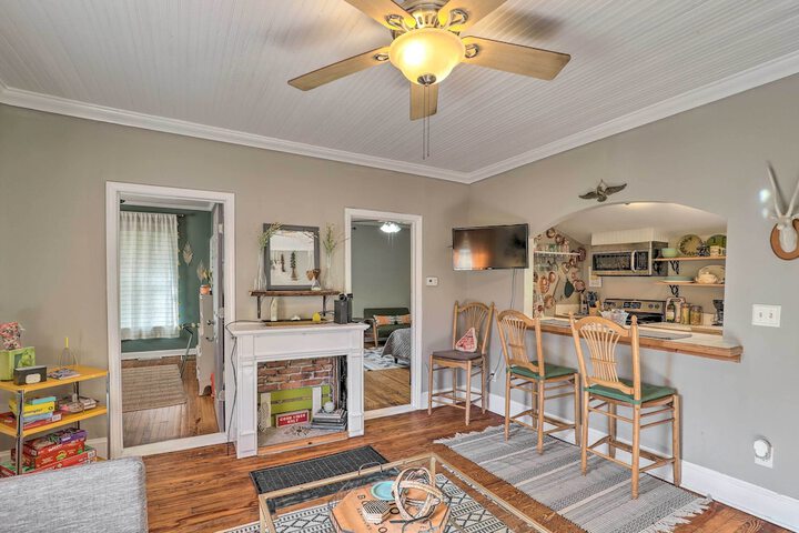Stylish Woodfin Home w / Backyard & Fire Pit