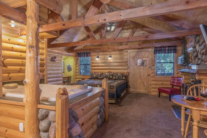 Upper Canyon Inn & Cabins
