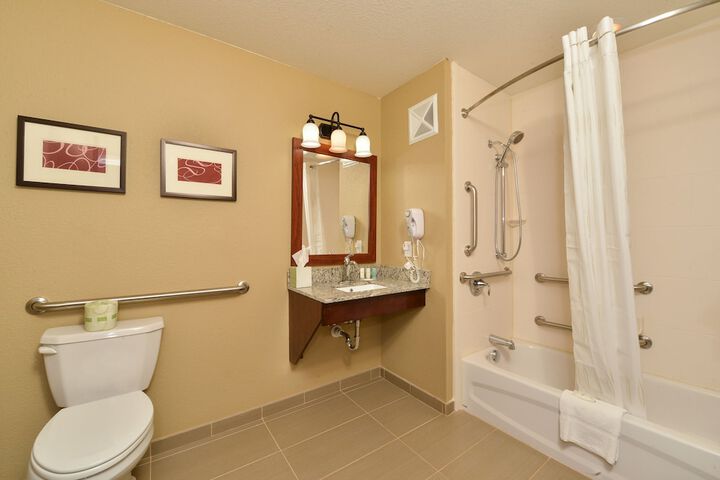 Comfort Suites Minot South