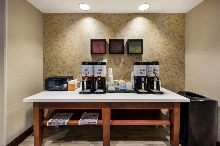 Hampton Inn & Suites Fredericksburg-at Celebrate Virginia